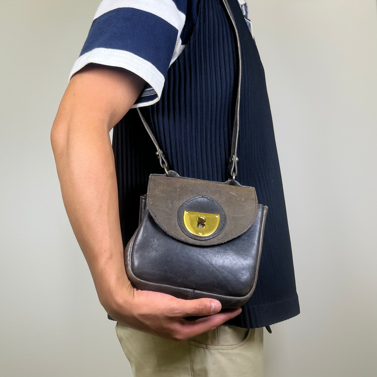 Vintage 1960s Black Leather Turn-Lock Shoulder Bag