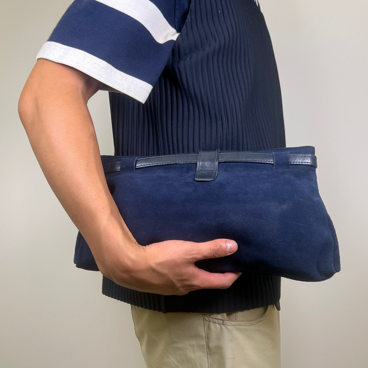 Vintage 1960s Navy Suede Frame Clutch