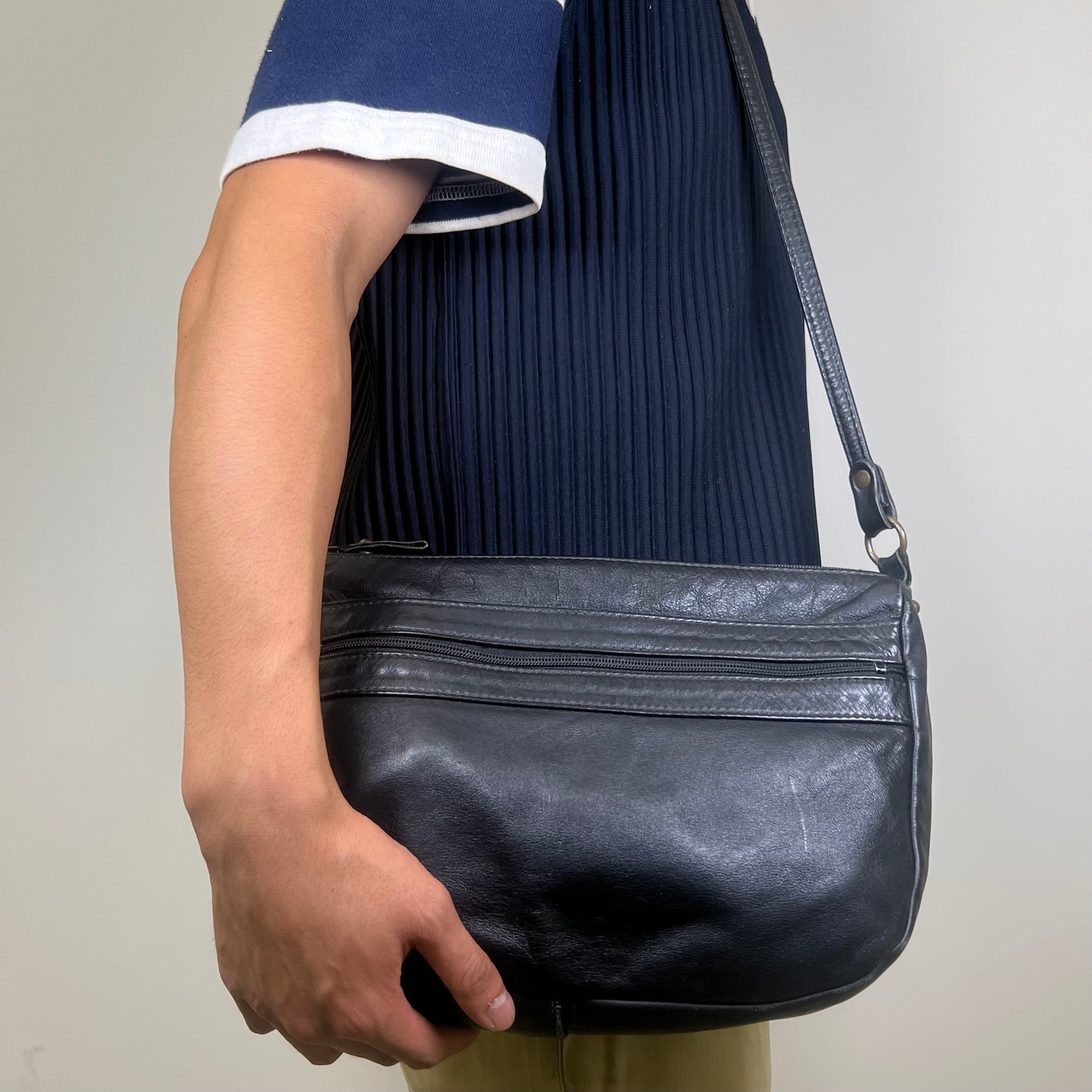 Vintage 1960s Black Leather Shoulder⁠ Bag